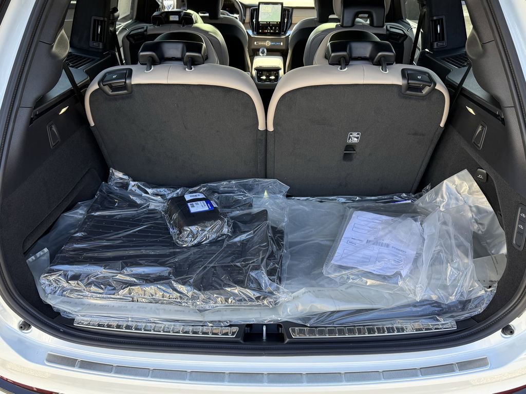 New 2026 Volvo XC90 B6 Ultra w/ Lounge Package image 14