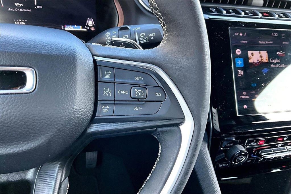 Used 2024 Jeep Grand Cherokee L Laredo image 29