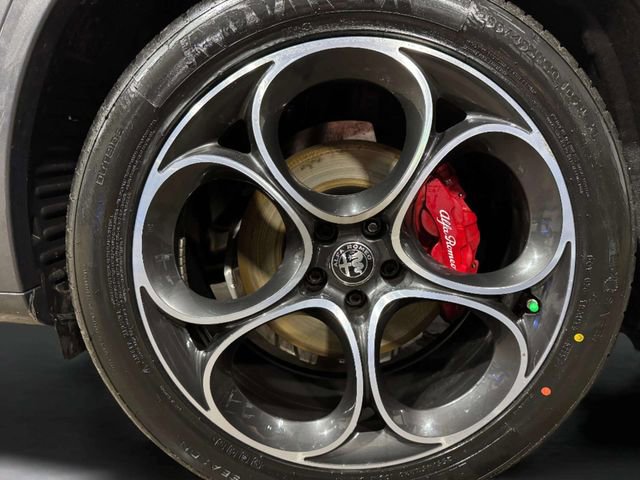 Used 2022 Alfa Romeo Stelvio Ti image 36