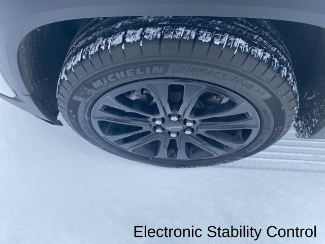 Used 2023 GMC Acadia SLE image 38