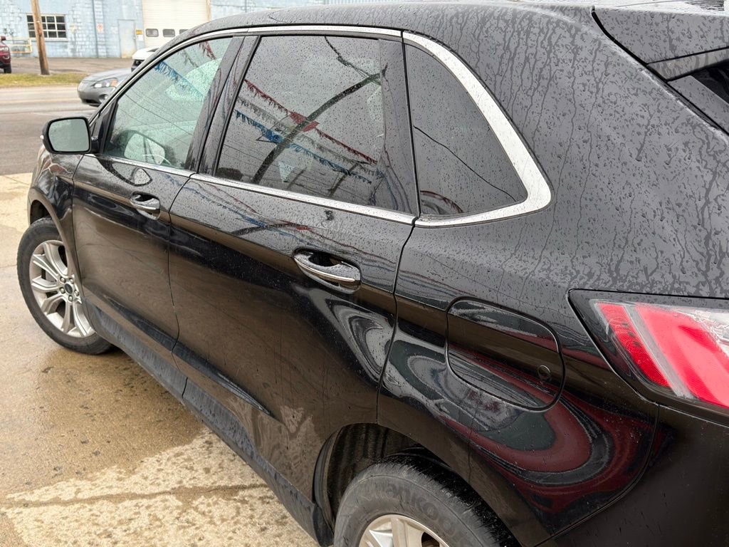 Used 2024 Ford Edge Titanium image 17