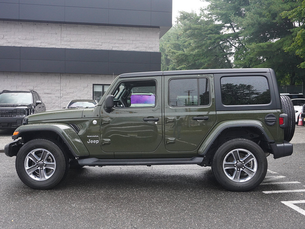Used 2022 Jeep Wrangler Unlimited Sahara AWD/4WD image 14