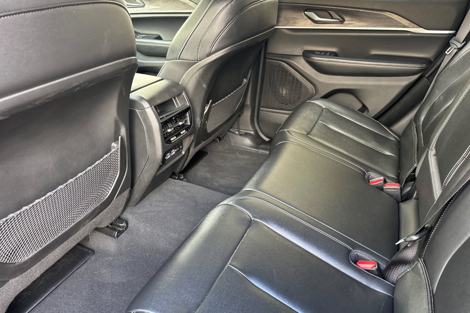 Used 2024 Jeep Grand Cherokee Limited AWD/4WD image 26