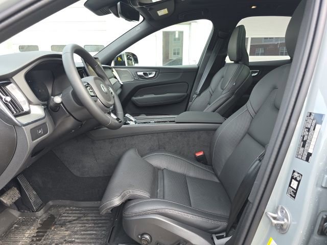 New 2026 Volvo XC60 B5 Ultra w/ Climate Package image 24