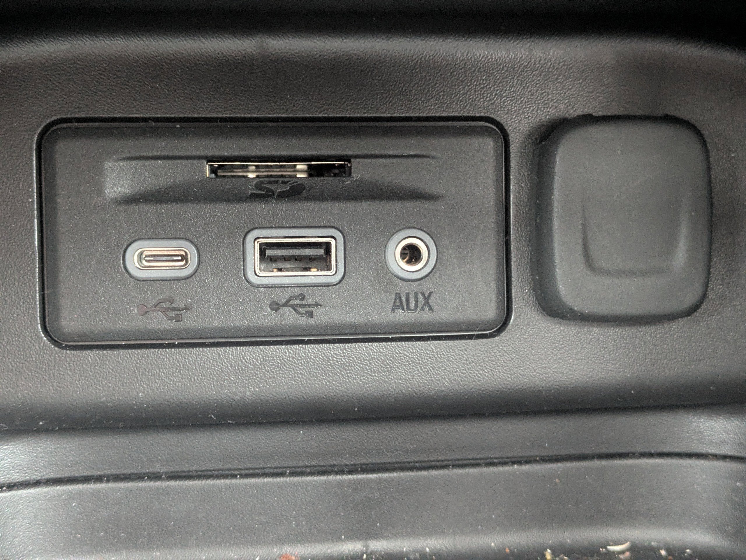 Used 2024 Chevrolet Equinox LT image 25