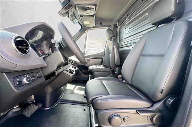New 2026 Mercedes-Benz Sprinter 2500 image 18