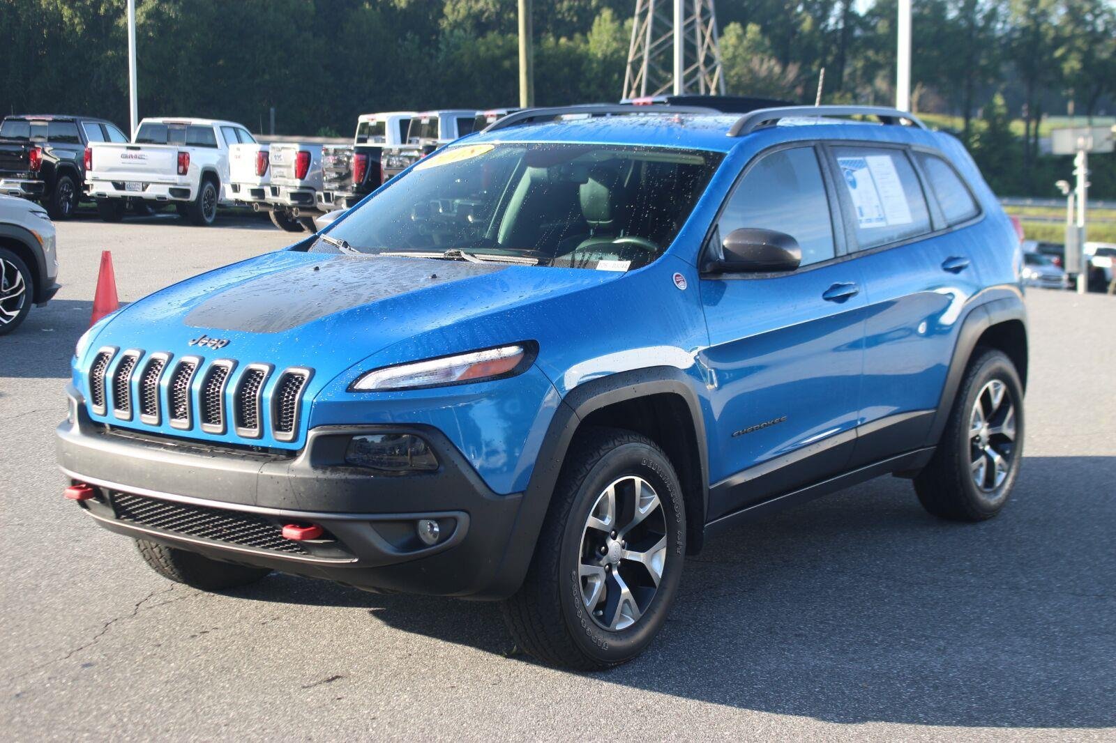 Used 2018 Jeep Cherokee Trailhawk w/ Quick Order Package 27L AWD/4WD image 3