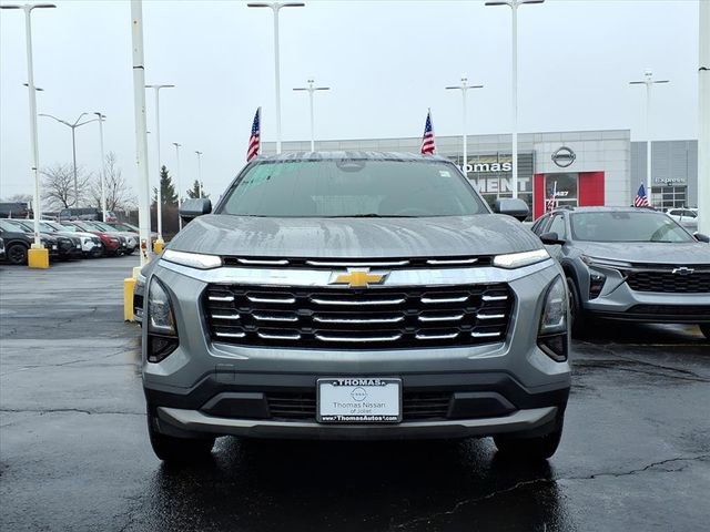 Used 2025 Chevrolet Equinox LT image 2