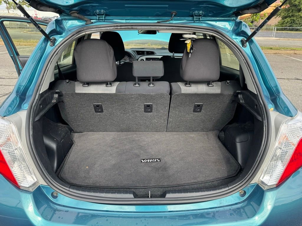 Used 2012 Toyota Yaris LE image 39
