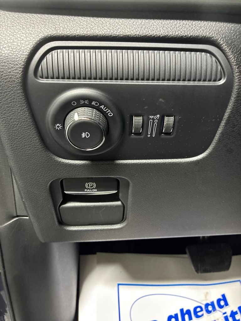 Used 2025 Jeep Wagoneer Series III w/ Premium Group I AWD/4WD image 15