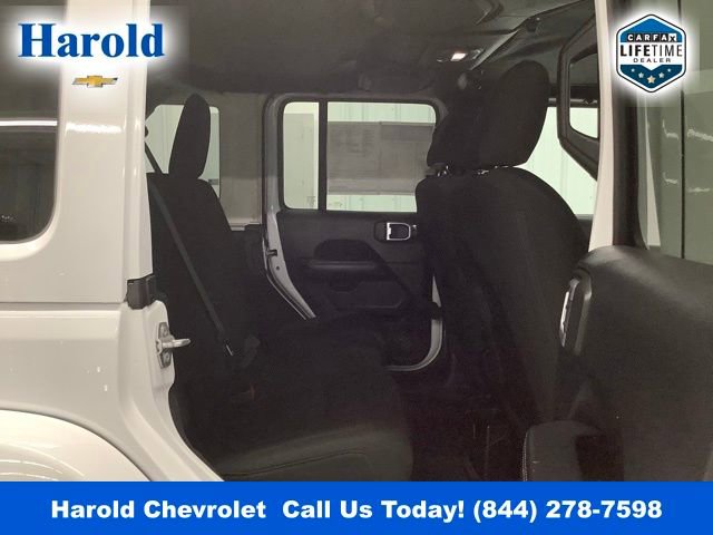 Used 2018 Jeep Wrangler Unlimited Sahara w/ Cold Weather Group image 9