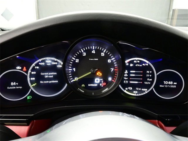 Certified 2023 Porsche Cayenne Platinum Edition image 9