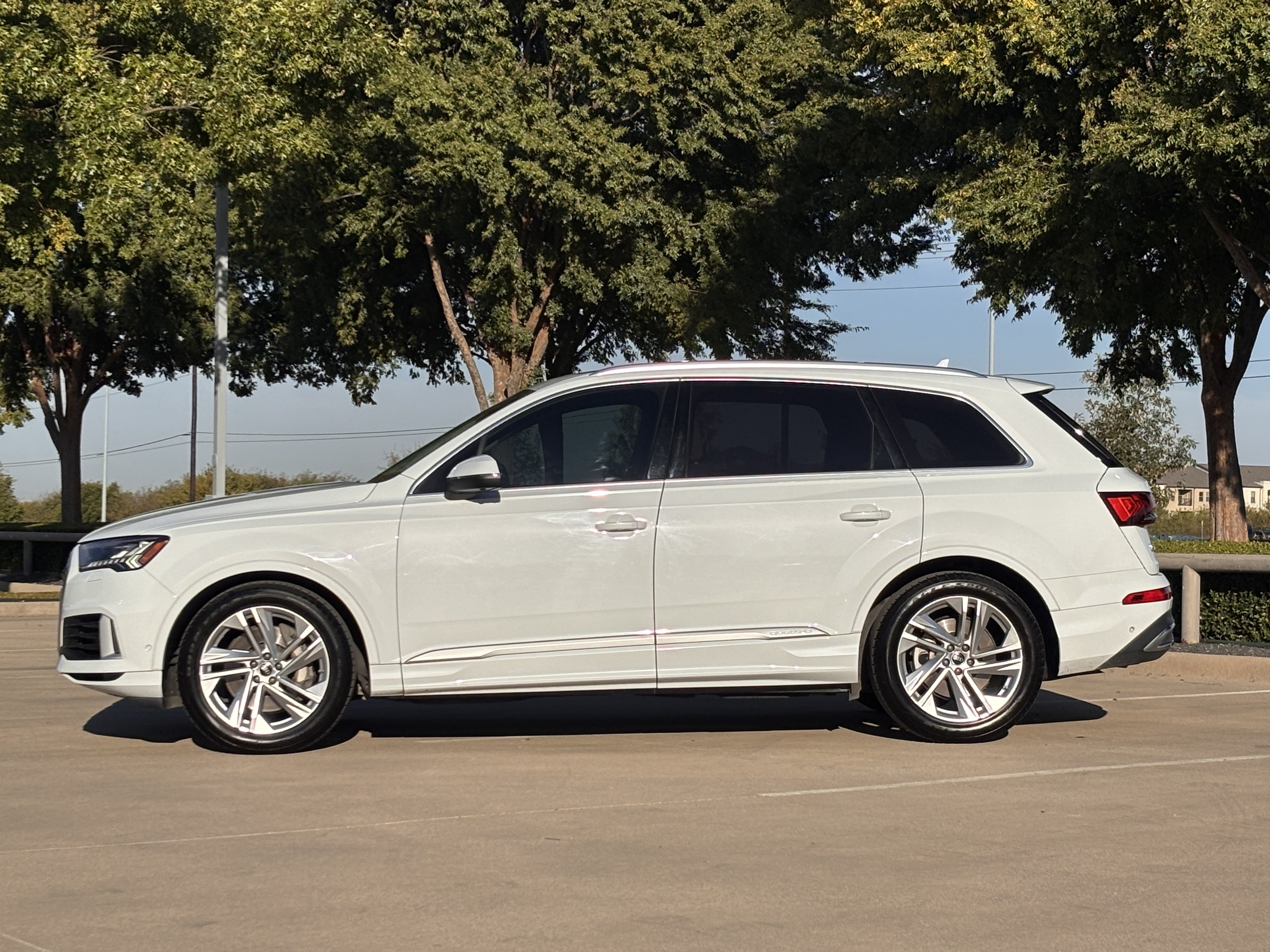 Used 2022 Audi Q7 3.0T Prestige AWD/4WD image 2