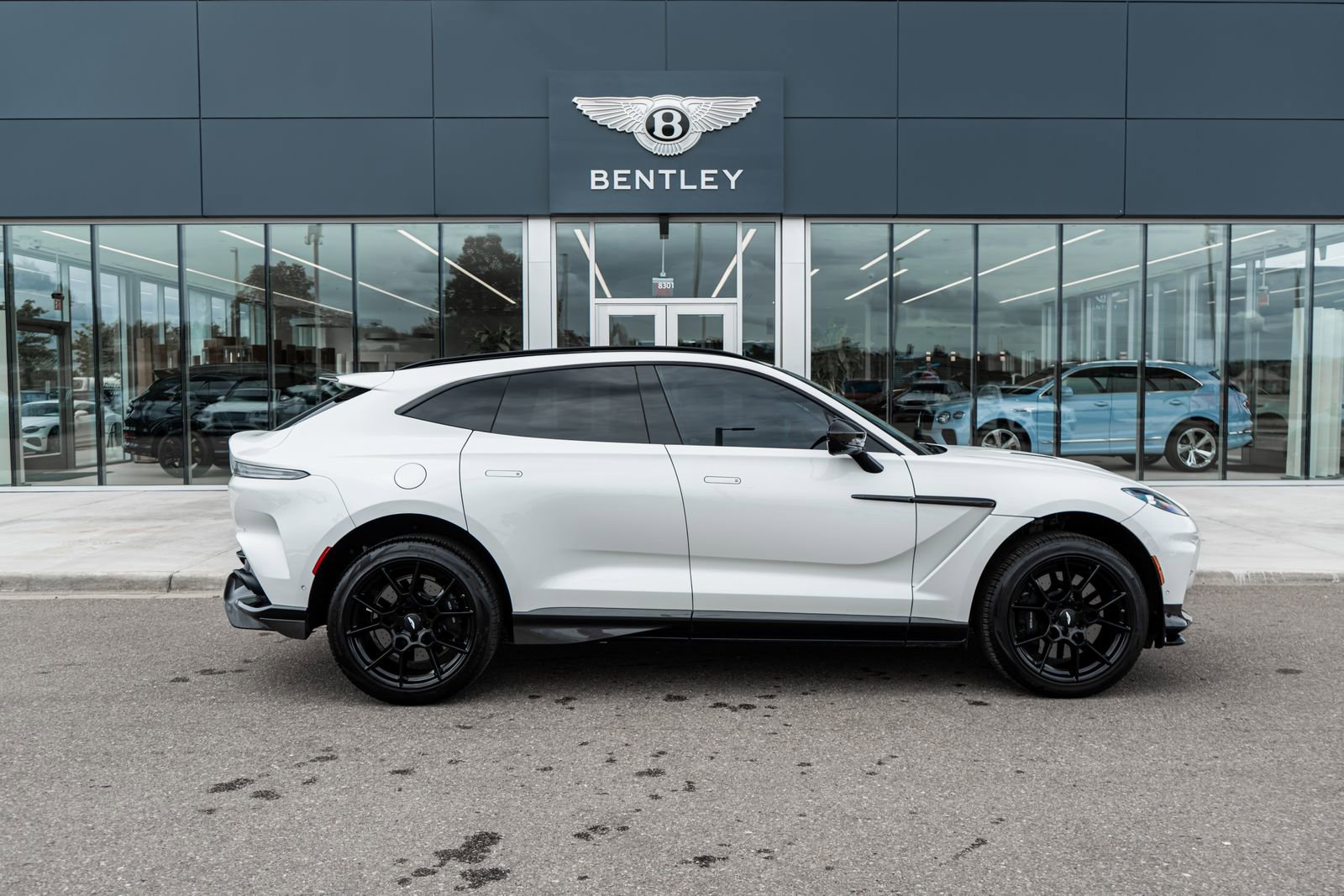 Used 2023 Aston Martin DBX 707 AWD/4WD image 14