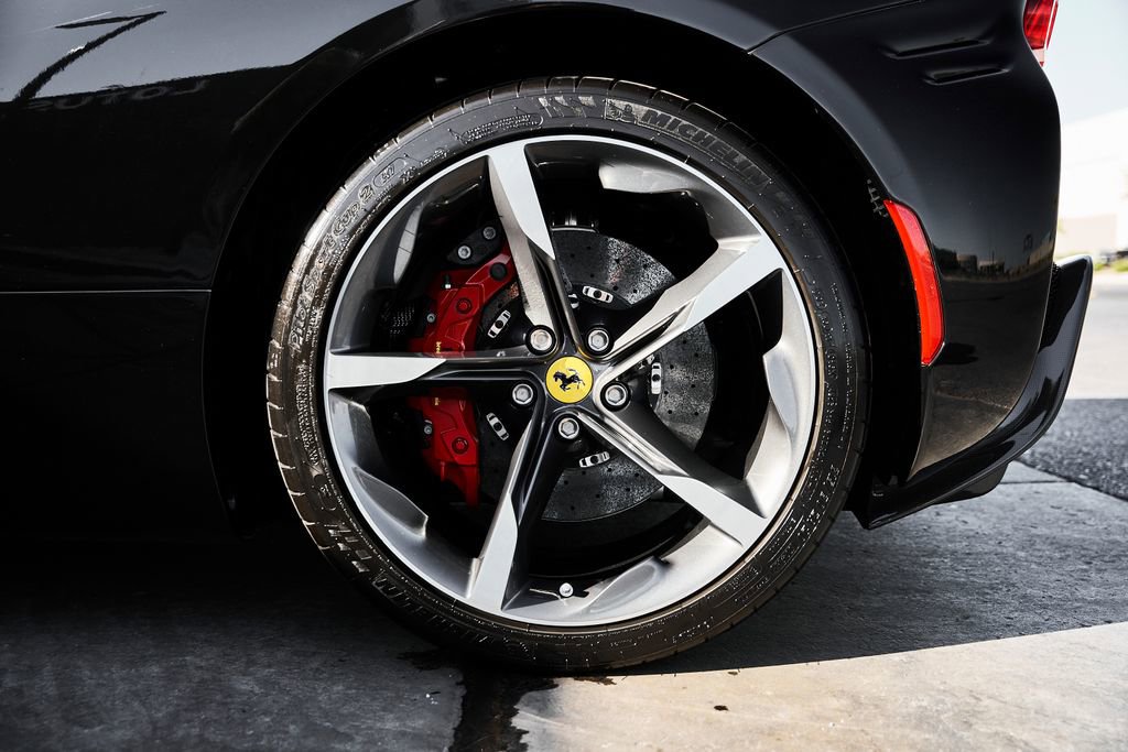 Used 2024 Ferrari SF90 Spider image 30