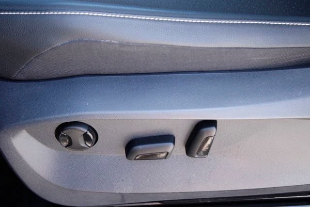 Used 2023 Volkswagen Tiguan SE w/ Panoramic Sunroof Package AWD/4WD image 12