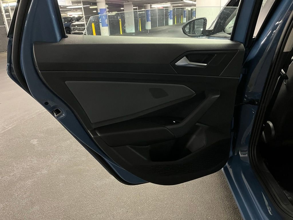 New 2026 Volkswagen Jetta SE FWD image 21