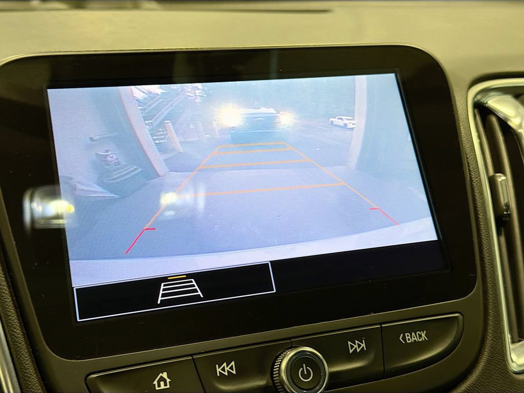 Used 2021 Chevrolet Malibu LT FWD image 12