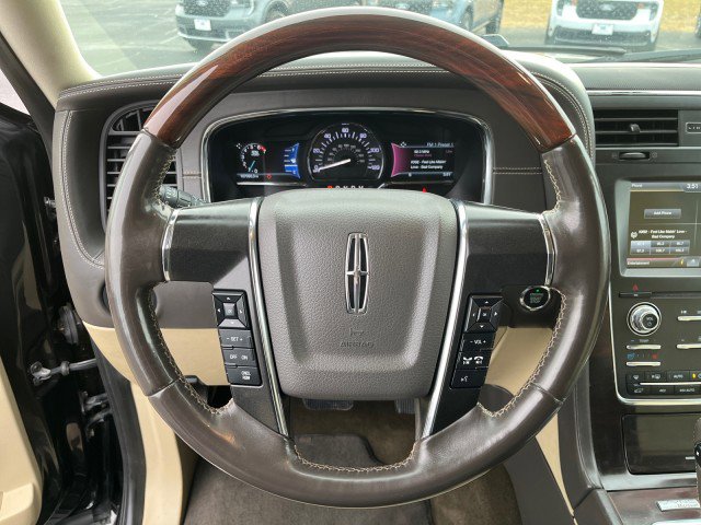 Used 2015 Lincoln Navigator L 4WD w/ Equipment Group 101A Reserve image 13
