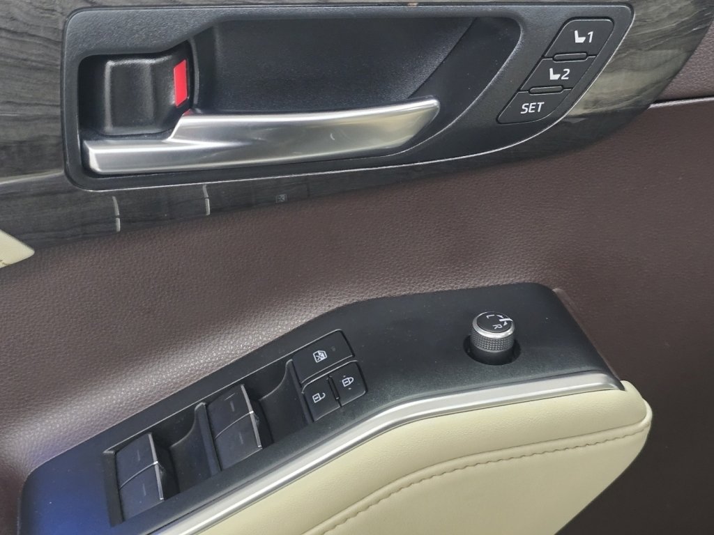 Certified 2020 Toyota Highlander Limited image 26