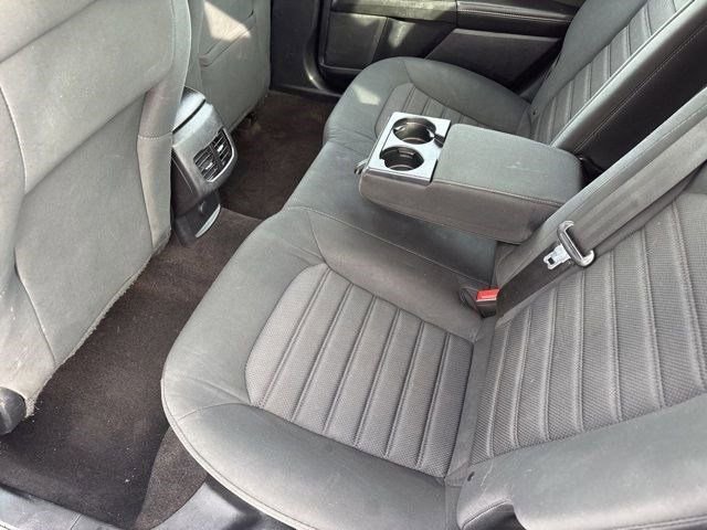 Used 2020 Ford Fusion SE image 32