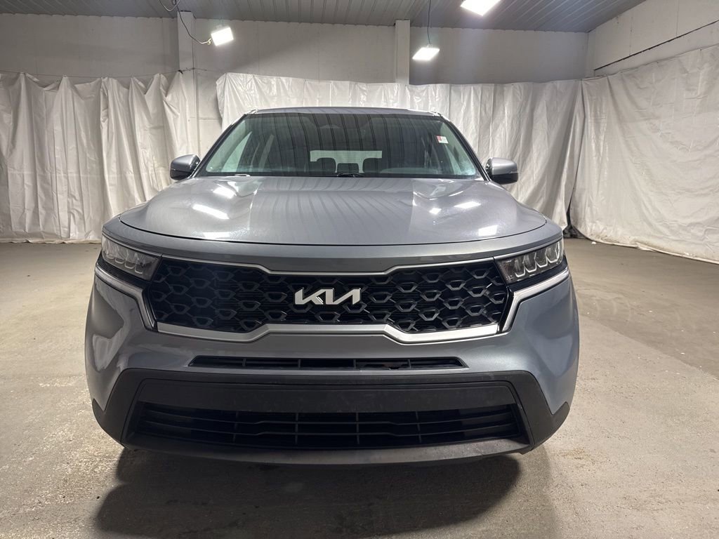 Used 2023 Kia Sorento LX FWD image 2