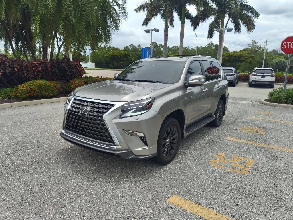 Used 2023 Lexus GX 460 Premium w/ Accessory Package AWD/4WD image 2