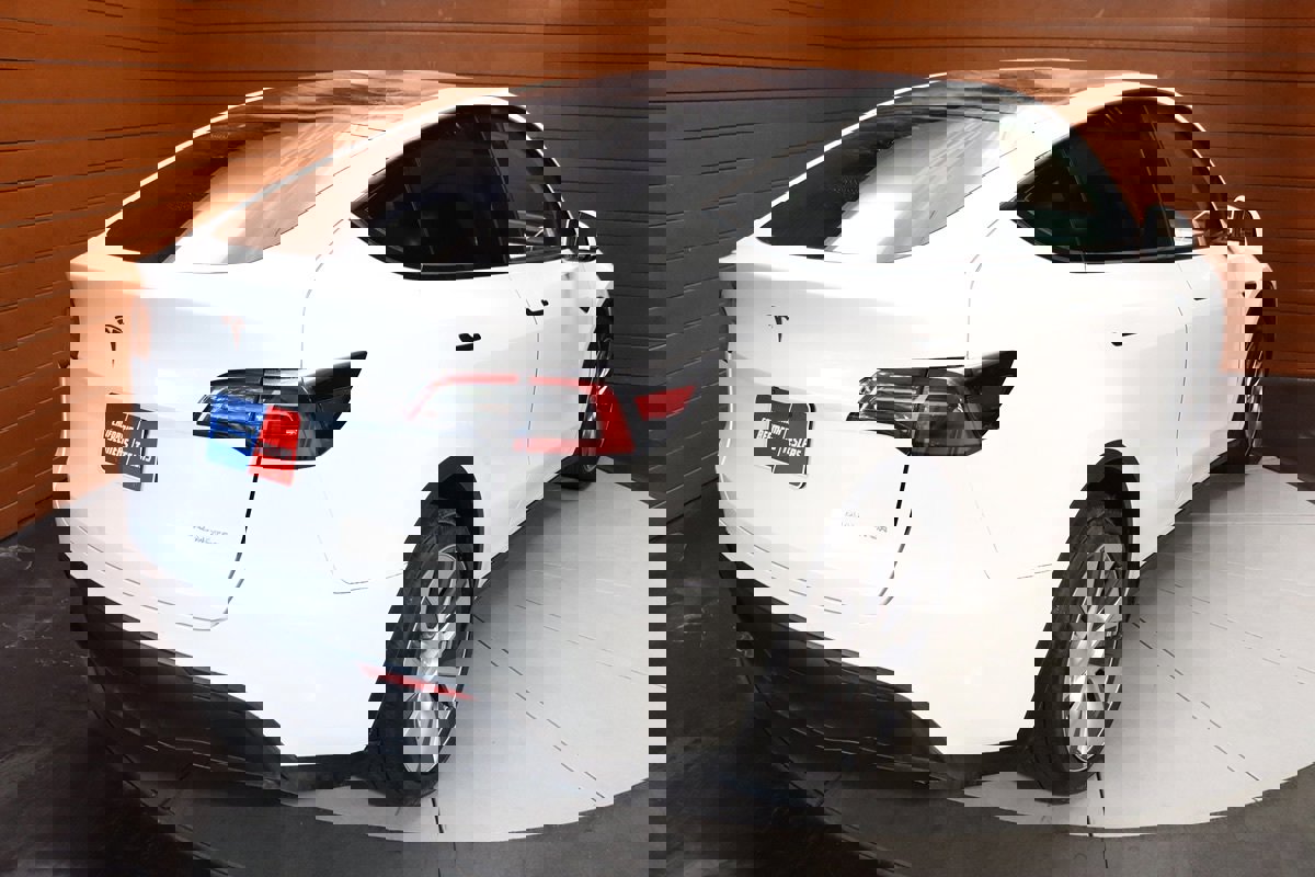 Used 2023 Tesla Model Y Long Range image 18