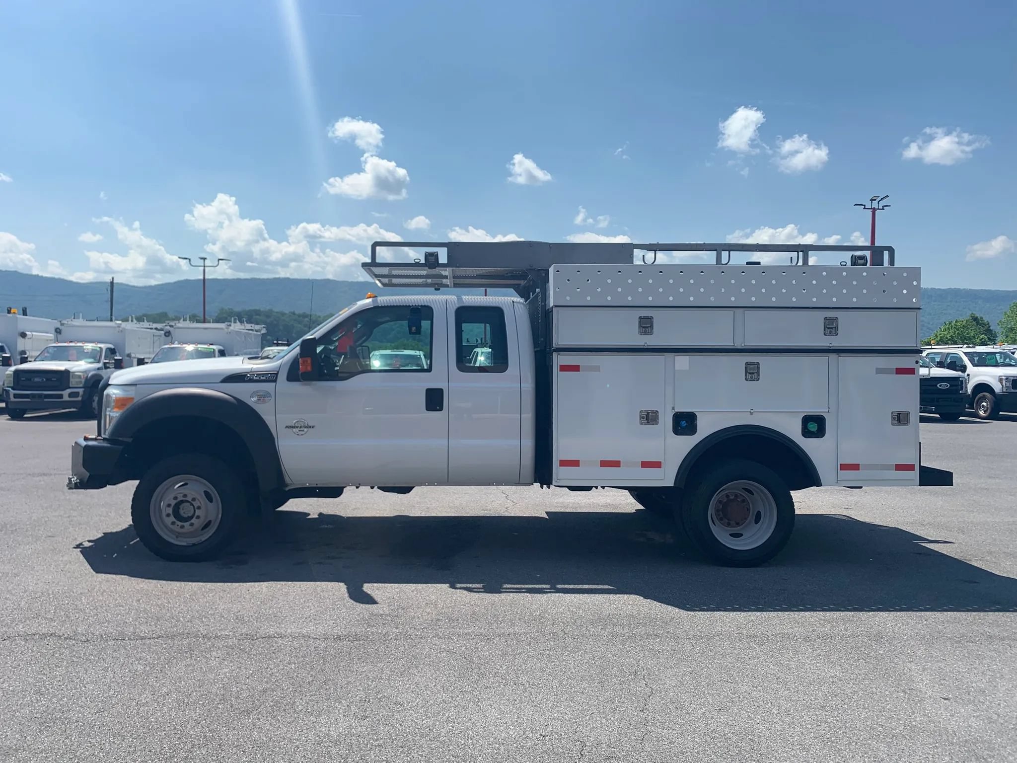 Used 2011 Ford F550 4x4 SuperCab Super Duty w/ PWR Equipment Group image 5