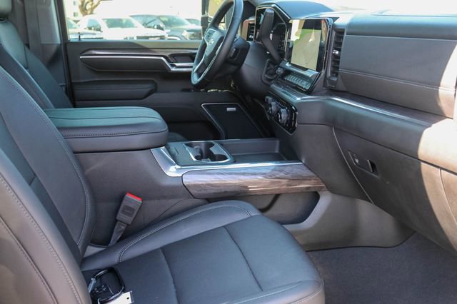 Used 2025 Chevrolet Silverado 2500 LTZ w/ LTZ Plus Package AWD/4WD image 18