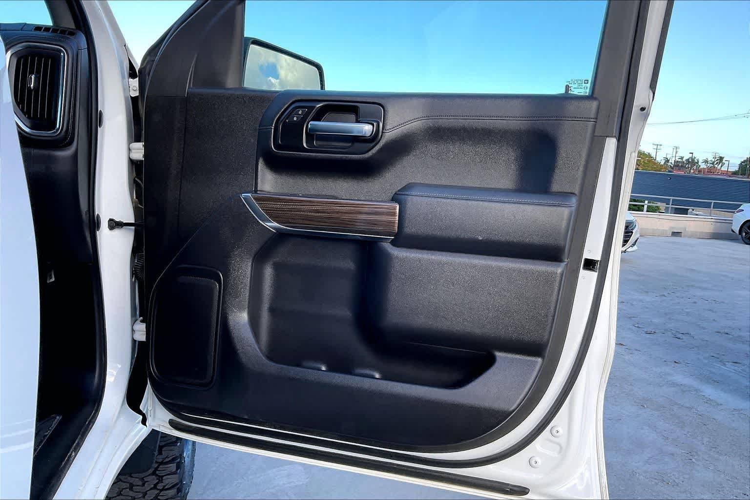 Used 2020 Chevrolet Silverado 1500 LT Trail Boss AWD/4WD image 28