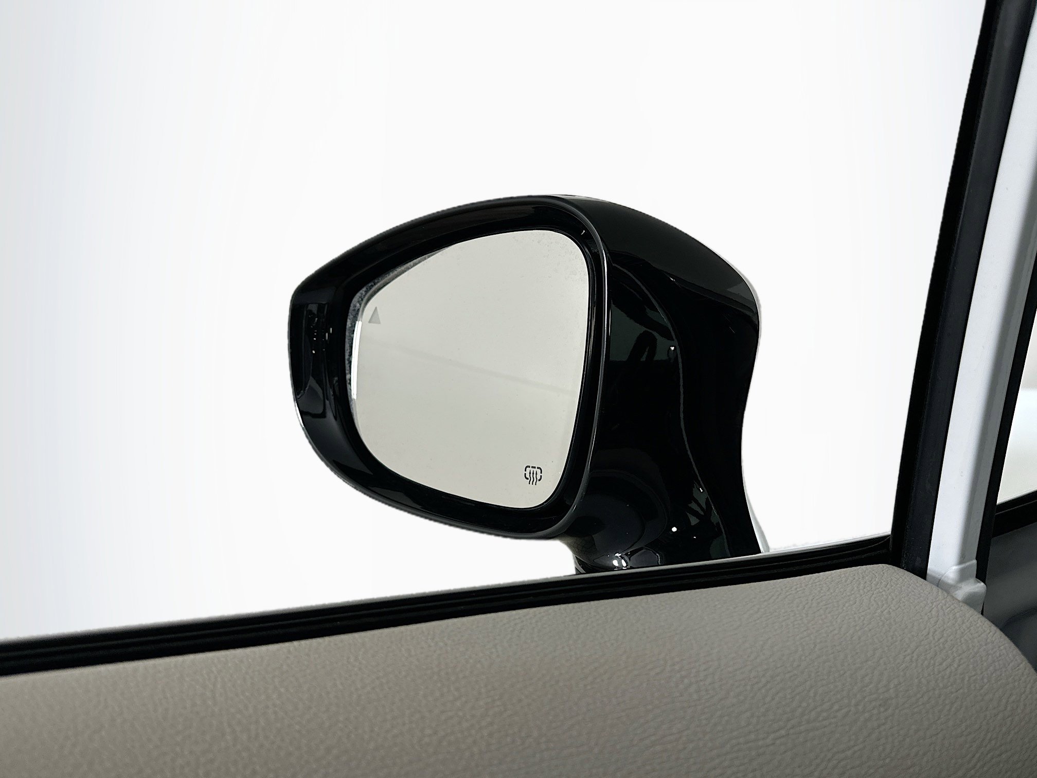 Used 2024 Chrysler Pacifica Touring-L image 16