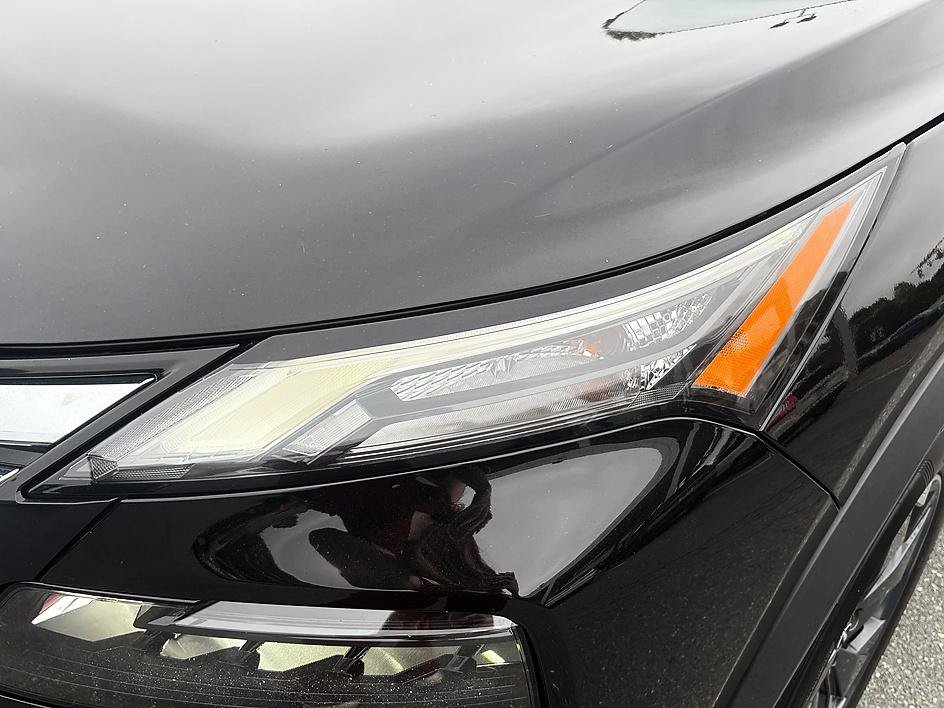 Certified 2025 Nissan Rogue SV AWD/4WD image 13