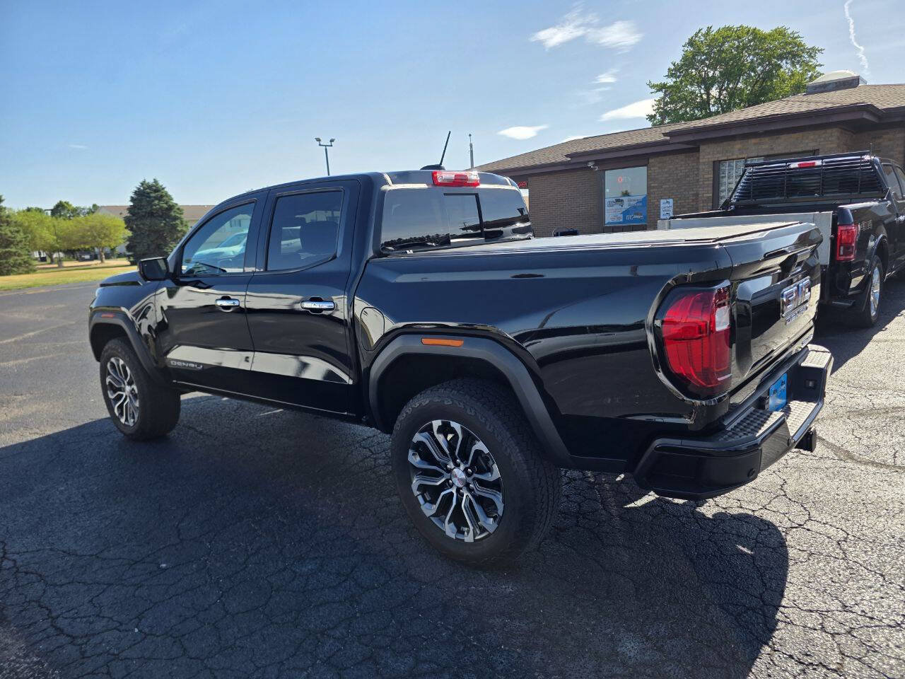 Used 2024 GMC Canyon Denali AWD/4WD image 5