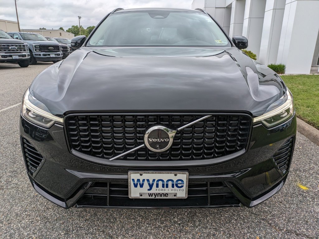 New 2025 Volvo XC60 T8 Plus w/ Protection Package Premier AWD/4WD image 9