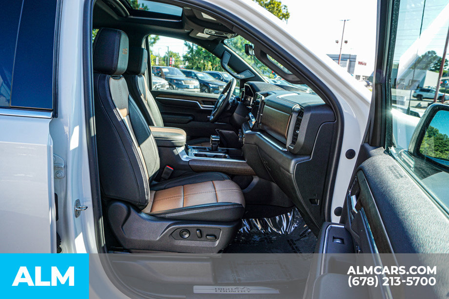 Used 2024 Chevrolet Silverado 1500 High Country w/ High Country Premium Package AWD/4WD image 23
