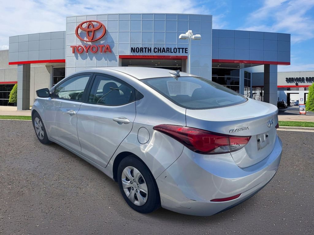 Used 2016 Hyundai Elantra SE FWD image 5