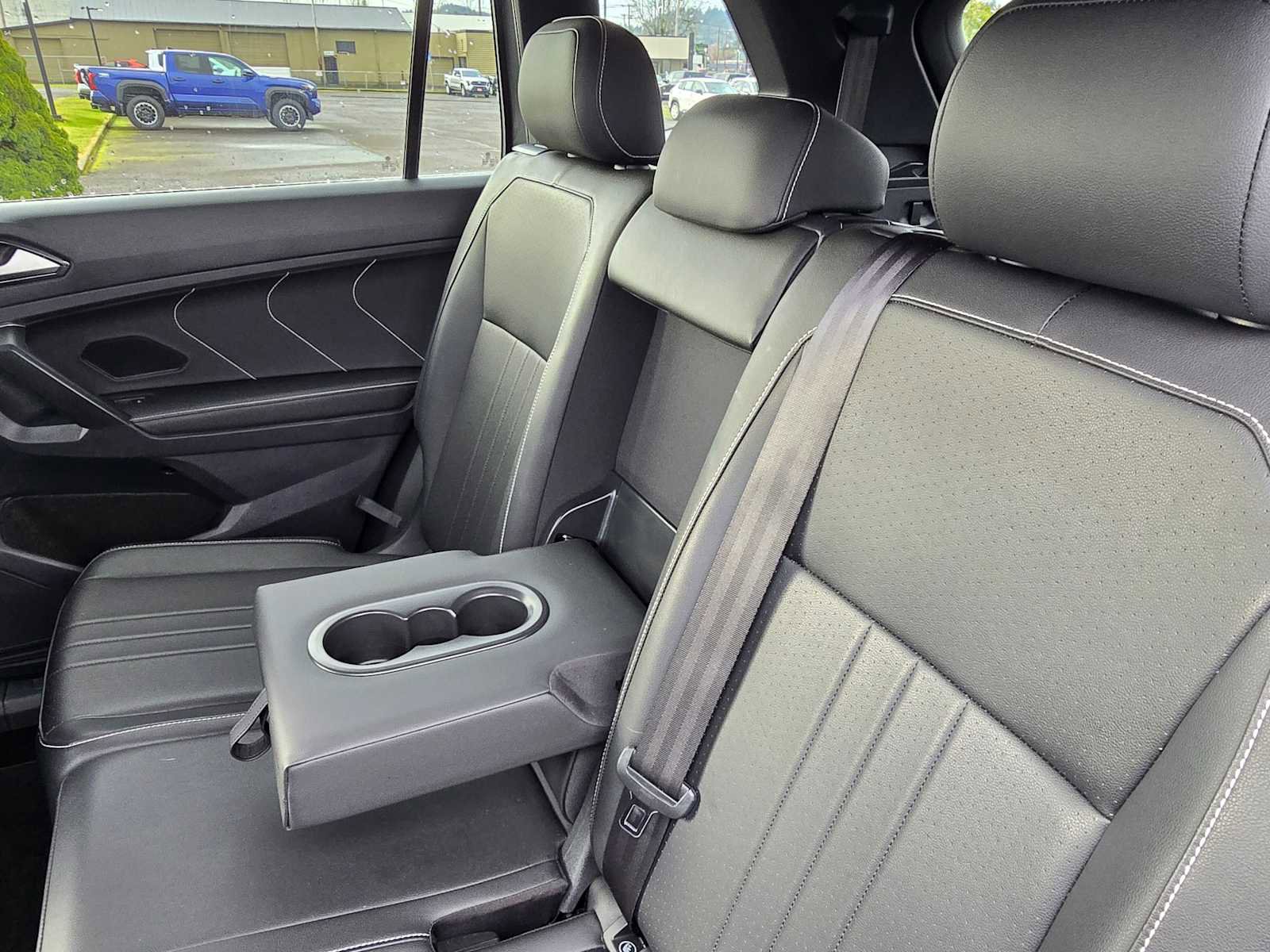 Used 2023 Volkswagen Tiguan SE R-Line image 19