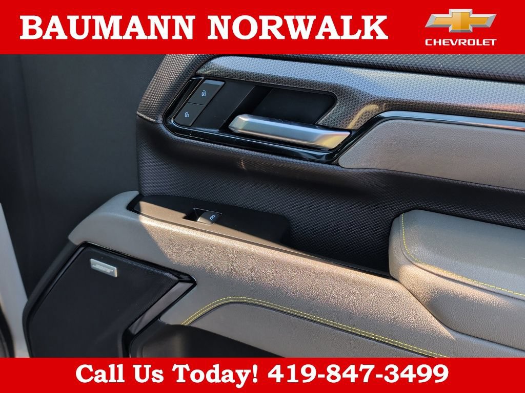 Used 2025 Chevrolet Silverado 2500 ZR2 w/ Technology Package AWD/4WD image 36
