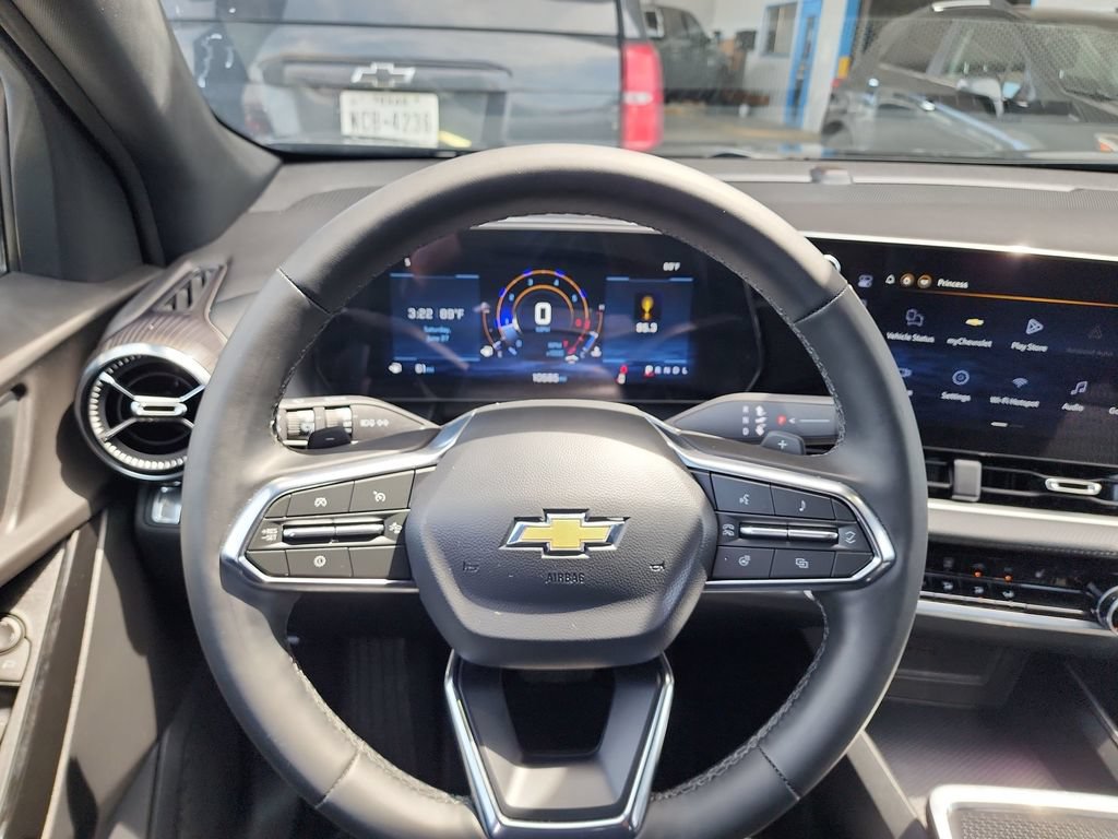 Certified 2026 Chevrolet Equinox LT FWD image 17