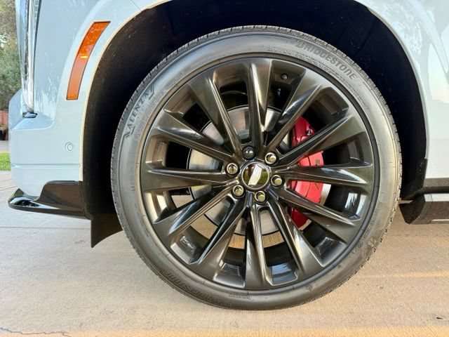 Used 2026 Cadillac Escalade V w/ LPO, ONYX Package AWD/4WD image 6