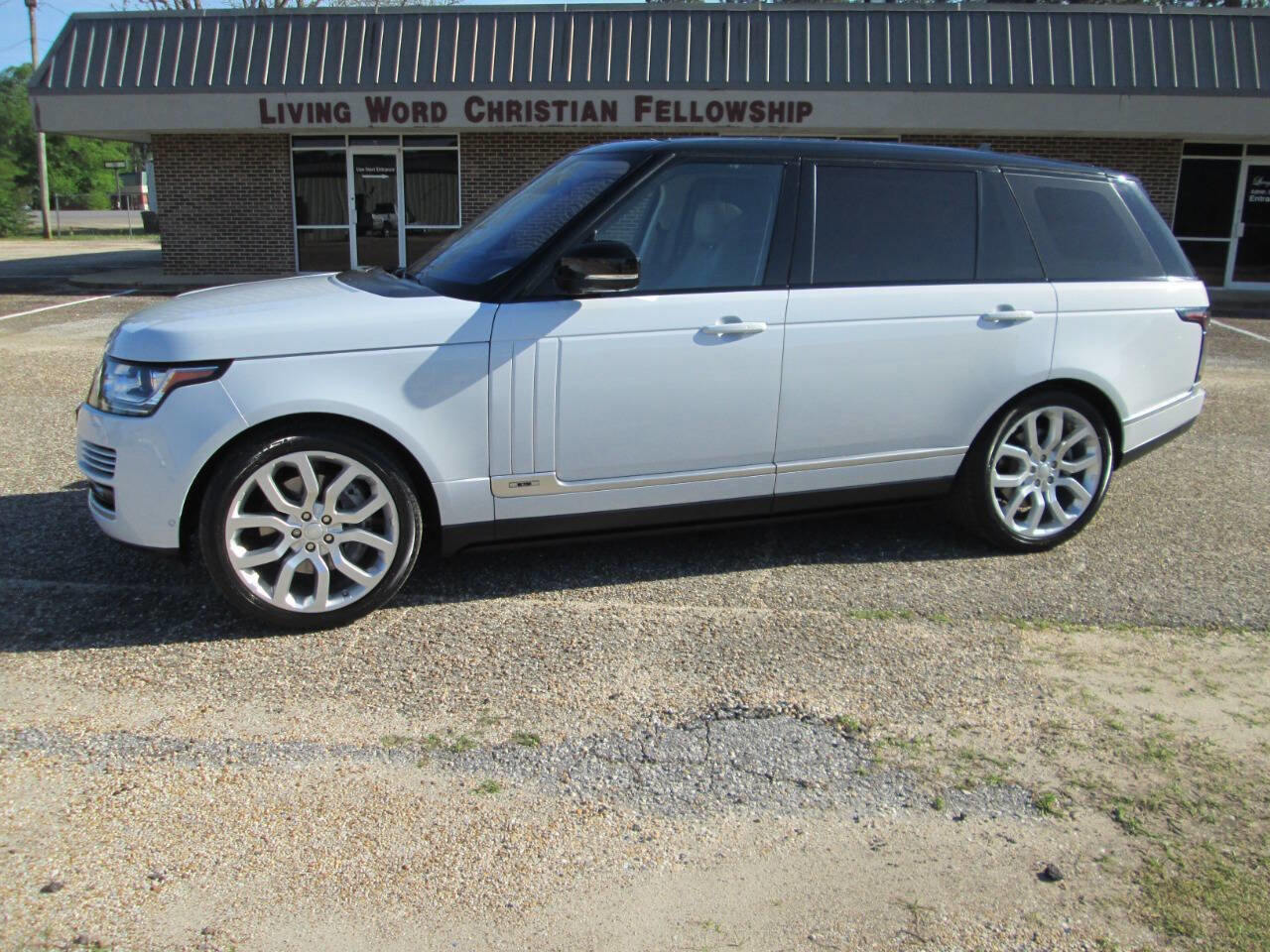Used 2016 Land Rover Range Rover Long Wheelbase Supercharged image 2