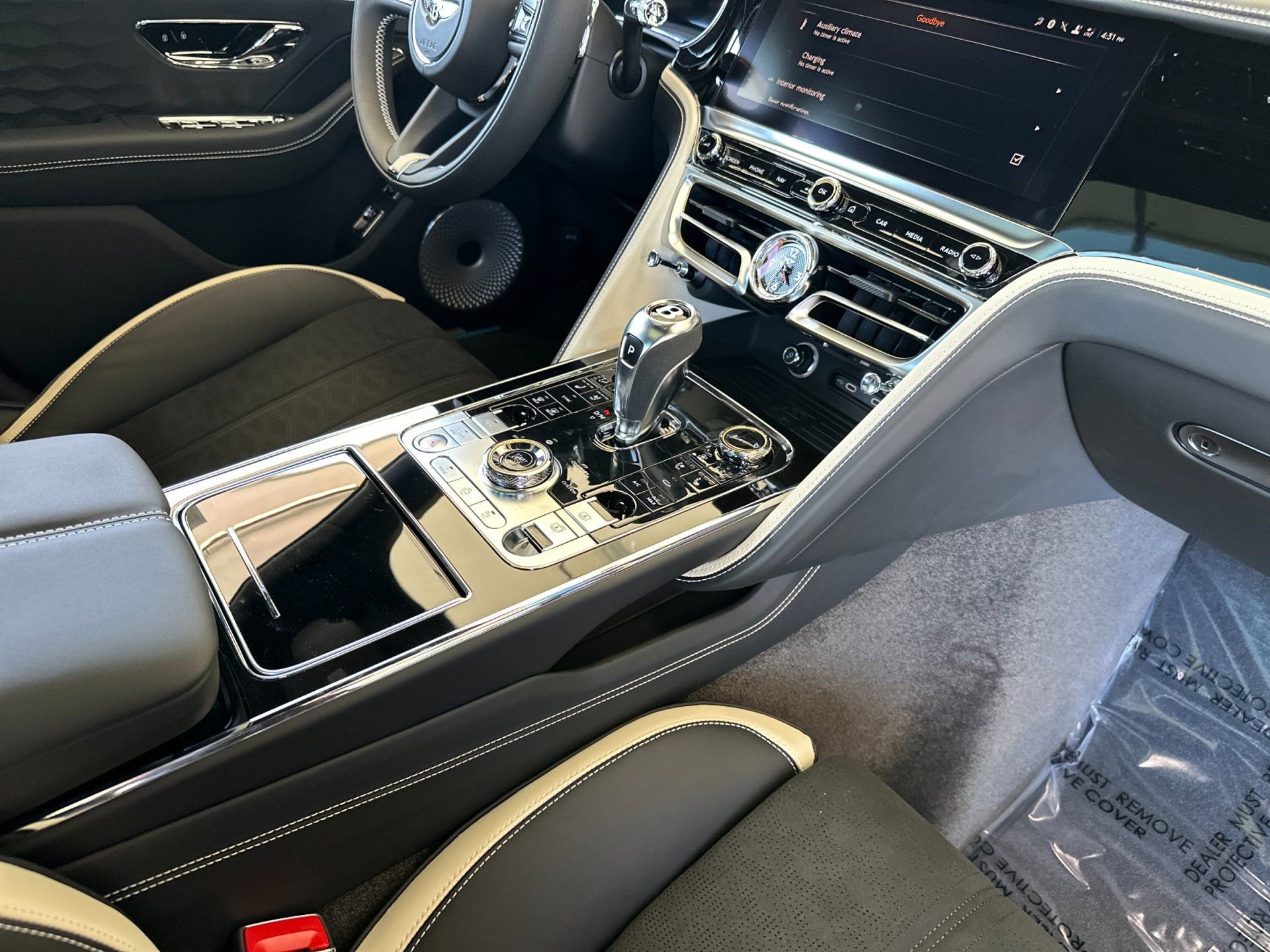 New 2025 Bentley Flying Spur Plug-In Hybrid image 2