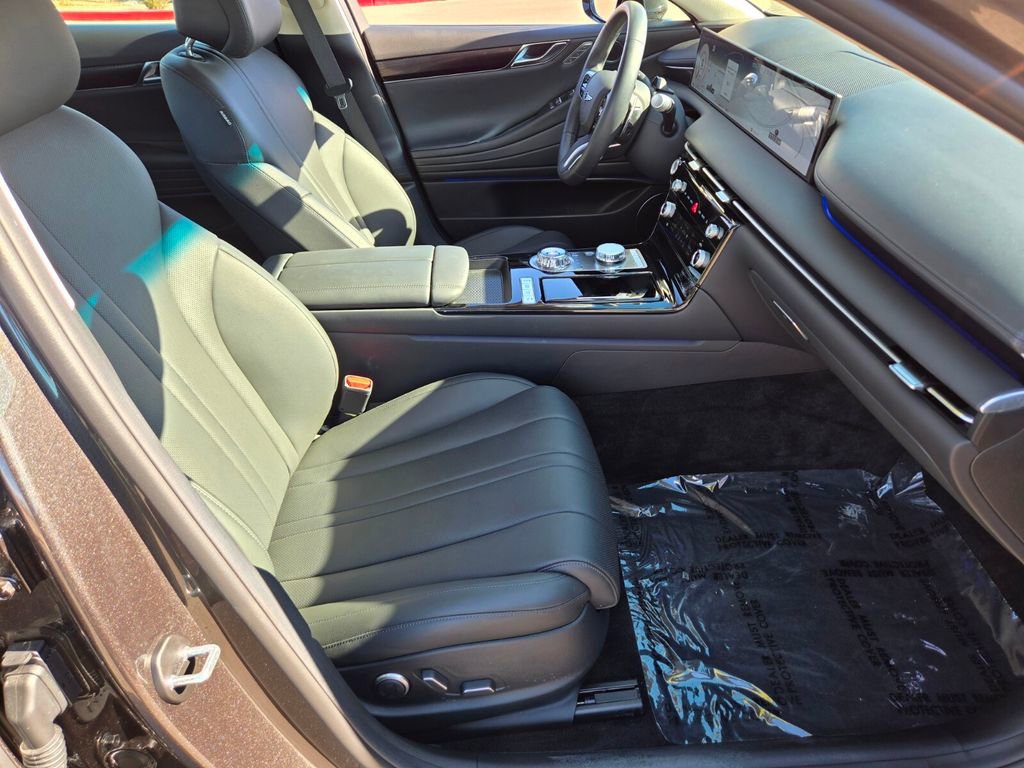 Used 2025 Genesis G80 2.5T image 13