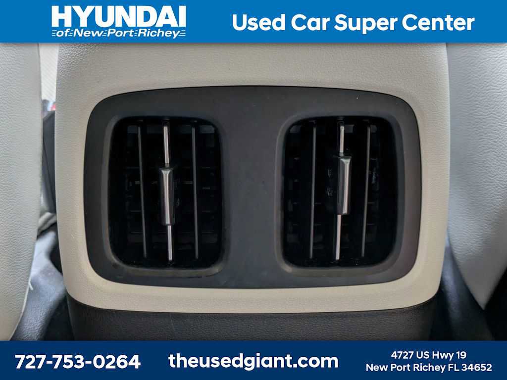 Certified 2024 Hyundai Tucson Limited FWD image 17