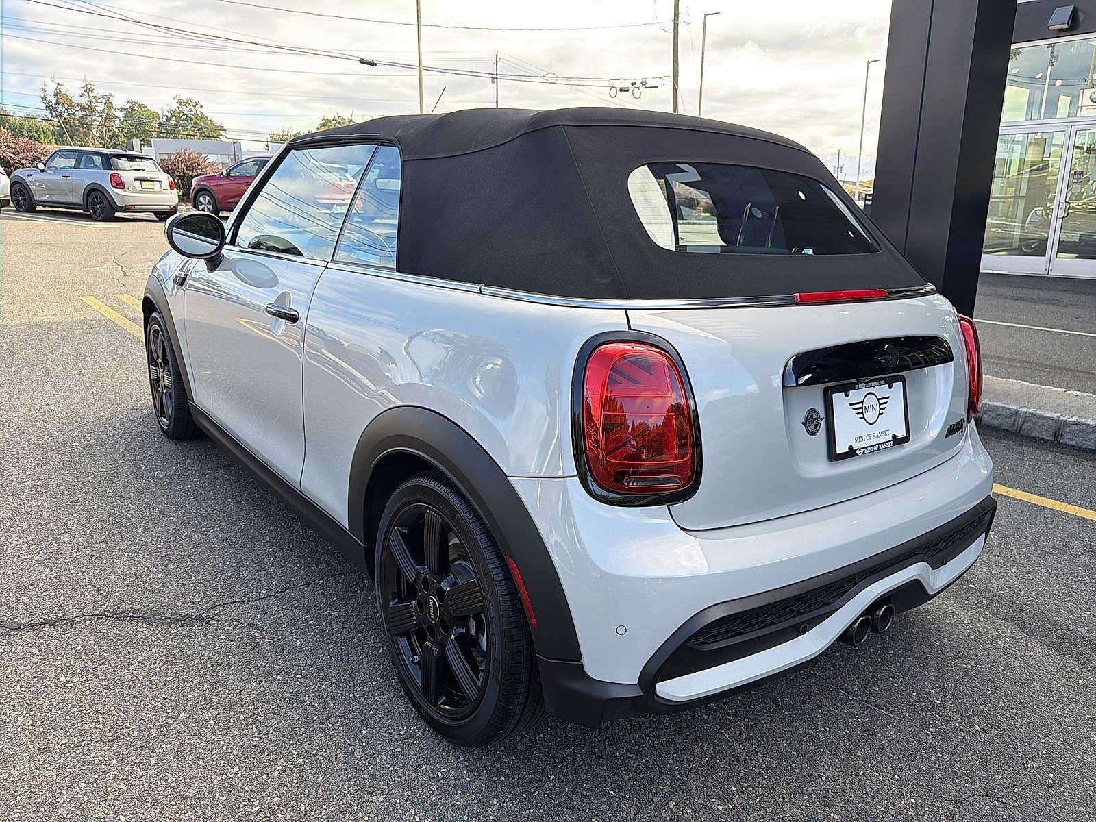 Used 2023 MINI Cooper S FWD image 12