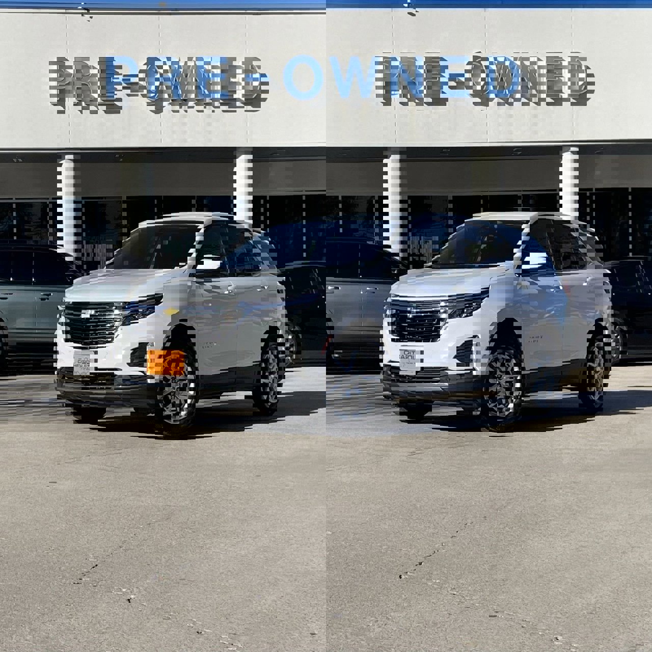 Used 2024 Chevrolet Equinox LT image 2