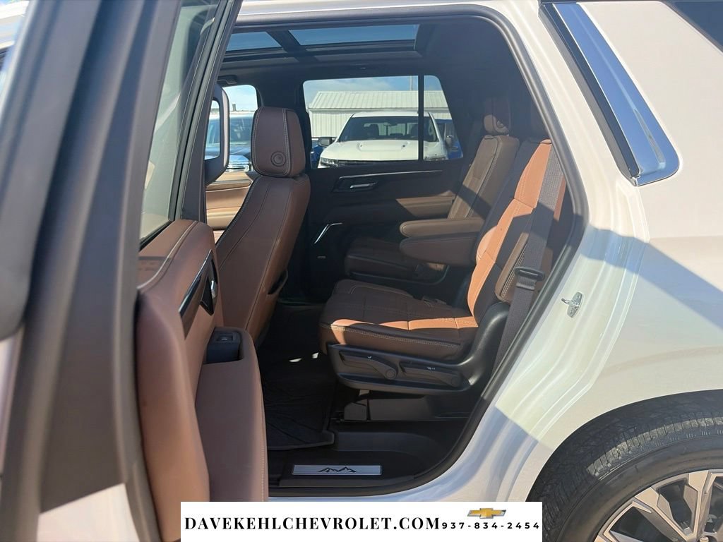 Used 2025 Chevrolet Tahoe High Country AWD/4WD image 22