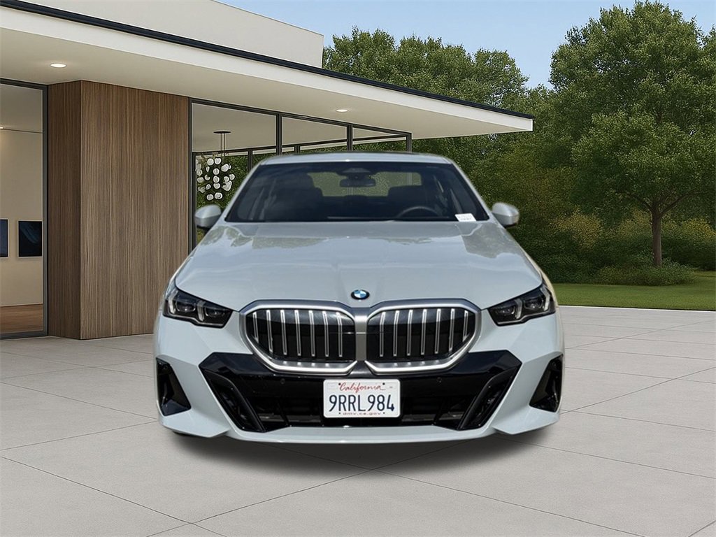Used 2025 BMW 530i xDrive w/ M Sport Package image 4