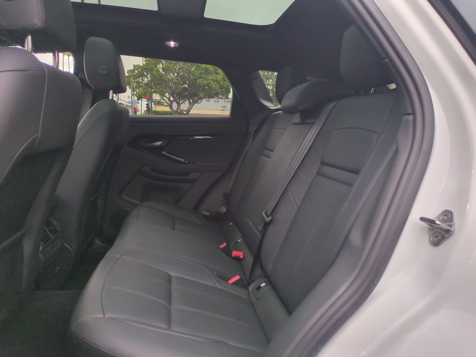 Used 2025 Land Rover Range Rover Evoque S image 25